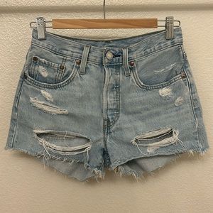 LEVI'S 501 High Rise Womens Denim Shorts - Earthquake